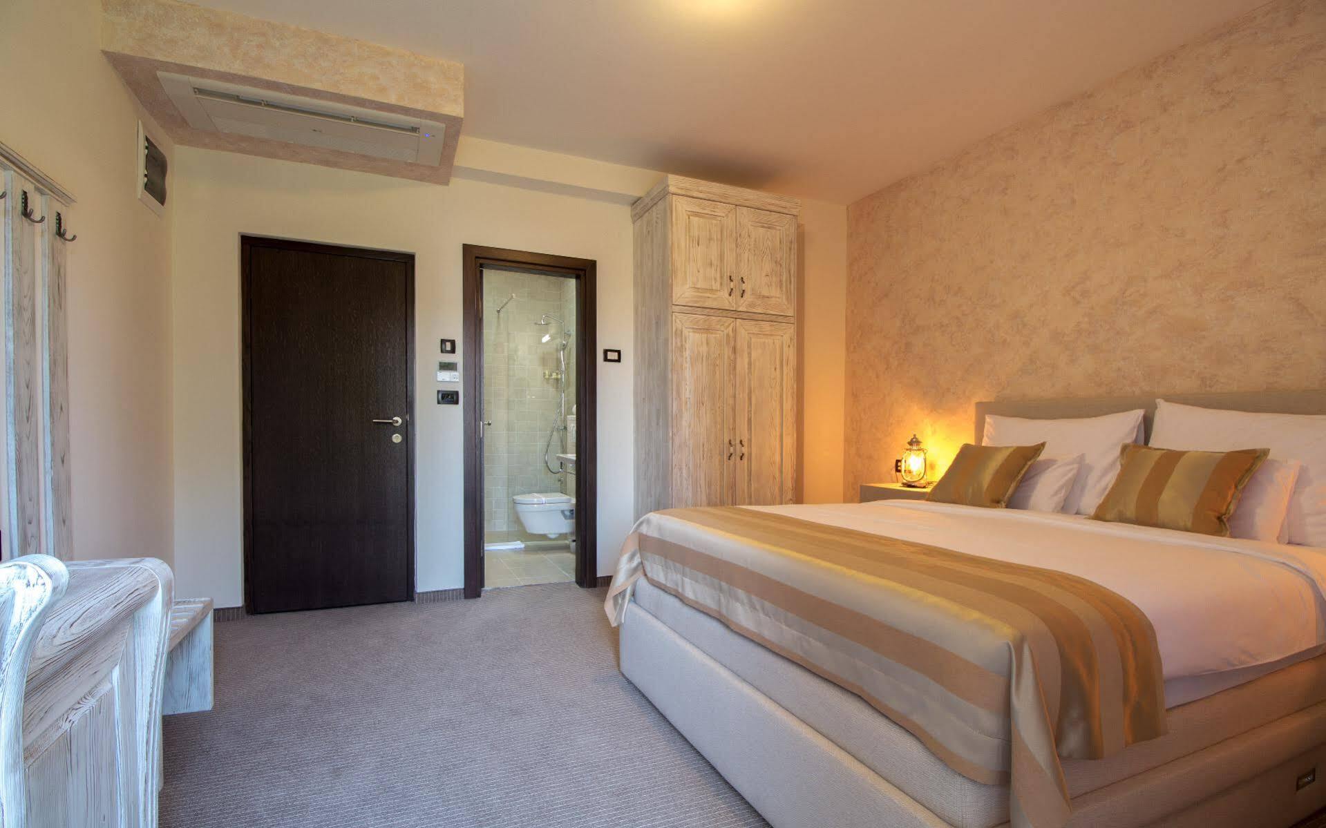 Hotel Helada Тиват Экстерьер фото