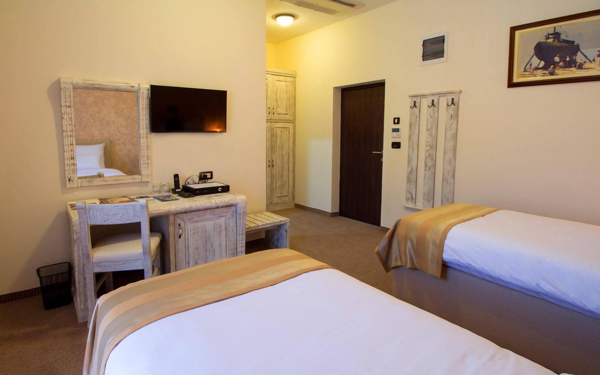 Hotel Helada Тиват Экстерьер фото