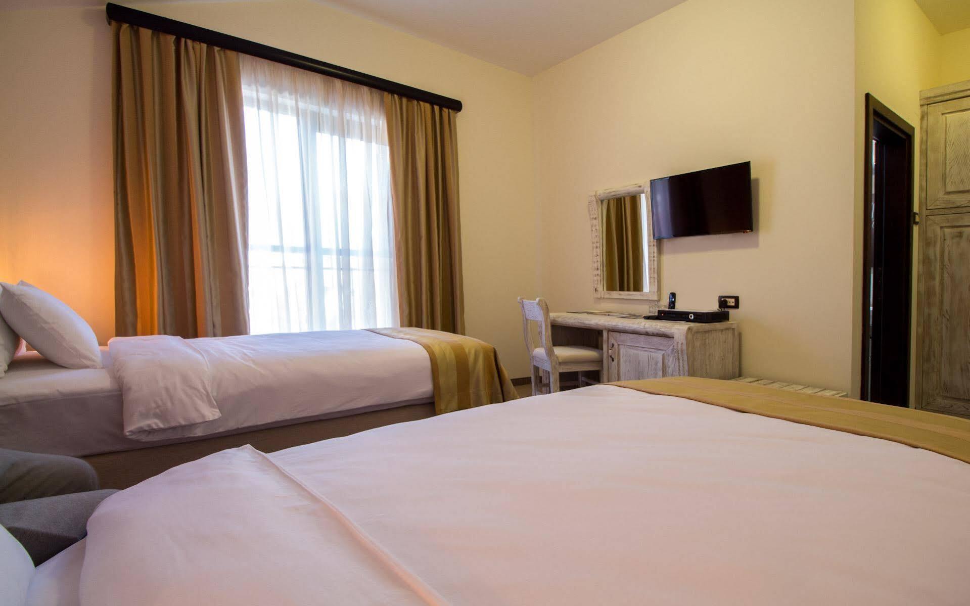 Hotel Helada Тиват Экстерьер фото